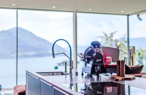 Ronco sopra Ascona Apartment | Relaxing Stay at Apartment Grand Suite with Pool Access