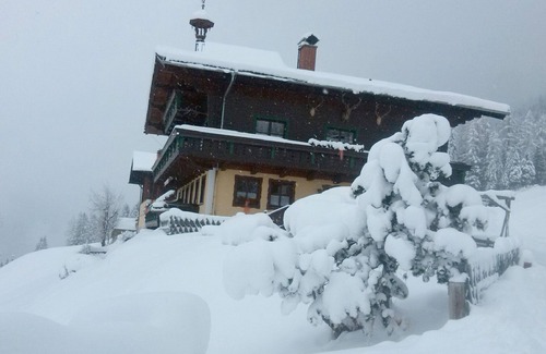 Bad Gastein Apartment | Top-Rated Apartment Graukogel: Pet-Friendly & Breakfast Included