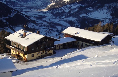 Bad Gastein Apartment | Top-Rated Apartment Graukogel: Pet-Friendly & Breakfast Included