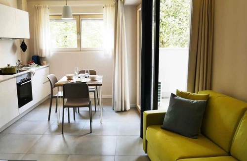 Borgo Trento Apartment | Apartment 'Green House 202' with Balcony, Wi-Fi and Air Conditioning