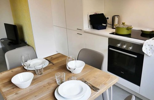 Borgo Trento Apartment | Apartment 'Green House 202' with Balcony, Wi-Fi and Air Conditioning
