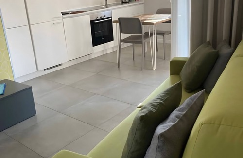 Borgo Trento Apartment | Apartment 'Green House 202' with Balcony, Wi-Fi and Air Conditioning