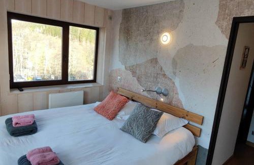 Les Gets Apartment | Inviting Apartment Grizzly - 2-Bedroom Ski In/Out Retreat