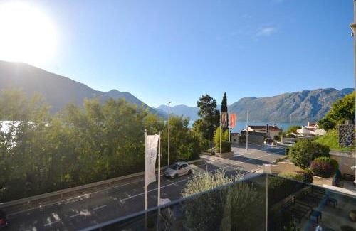 Dobrota Apartment | Apartment Grotta