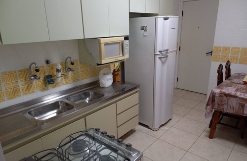 Jardim Centenario Apartment | Family-Friendly Apartment Guarujá Enseada with Pool & Spa
