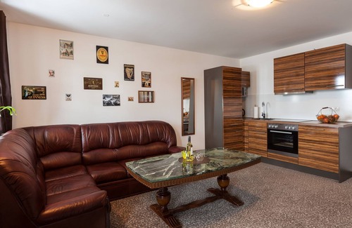 Hopfen am See Apartment | Inviting Guinness Suite at Vitusfort House with Pool Access