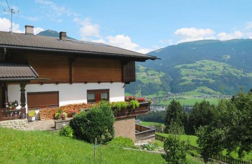 Ried im Zillertal Apartment | Family-Friendly Apartment Häuser by Interhome - Rated 8.8/10
