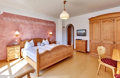 Unterammergau Other | Cozy Apartment Hörnle: Family-Friendly Retreat with Kitchen