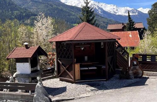 Muhlbach im Pinzgau Apartment | Family-Friendly Stay at Apartment Hüttaler by Interhome