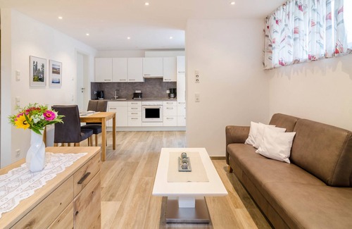 Ueberlingen Apartment | Cozy Apartment Haus Amber with Balcony & Ocean View