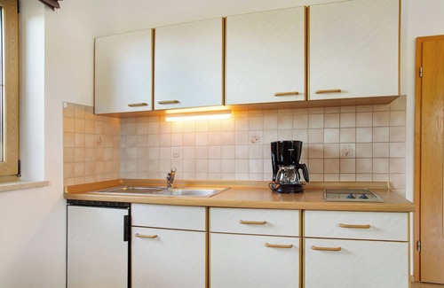Bad Fuessing Apartment | Cozy Apartment 'Hackerhof' with Garden, Wi-Fi & More