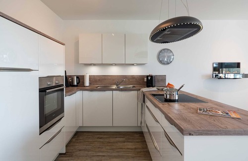 Zirchow Apartment | Discover Haffkante: Premier Penthouse Oasis by the Lagoon