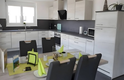 Hoechenschwand Apartment | Apartment 'Haldenweg' with Mountain View, Shared Garden and Balcony