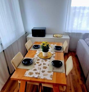 Region Hannover District Apartment | Top-Rated Apartment in Langenhagen Center - Family-Friendly