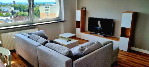 Region Hannover District Apartment | Top-Rated Apartment in Langenhagen Center - Family-Friendly