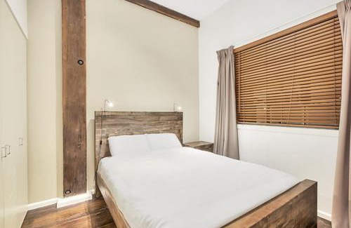 Pyrmont Apartment | Relaxing Harborside Retreat with Pool and Hot Tub Access
