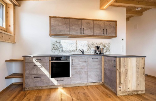 Verano Apartment | Mountain View Apartment 'Haughof - Bauerngarten' with Wi-Fi