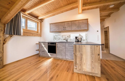 Verano Apartment | Mountain View Apartment 'Haughof - Bauerngarten' with Wi-Fi