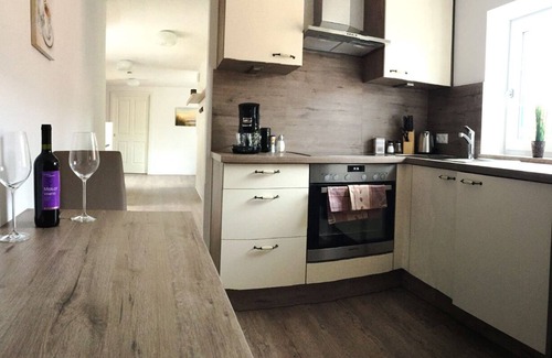 Altotting Apartment | Cozy Apartment Haus am Eck with Kitchen & WLAN Access