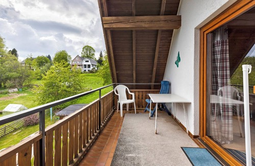 Saig Apartment | Ideal Apartment 'Haus Am Südhang' with Balcony and Garden