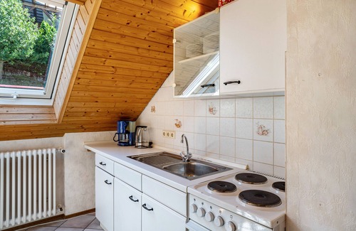 Busterbach Apartment | Cozy Apartment 'Haus Berger' with Balcony & Wi-Fi Access
