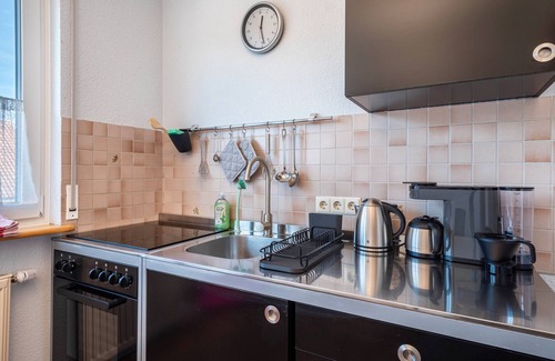 Langenargen Apartment | Apartment 'Haus Grete' with Lake View and Balcony