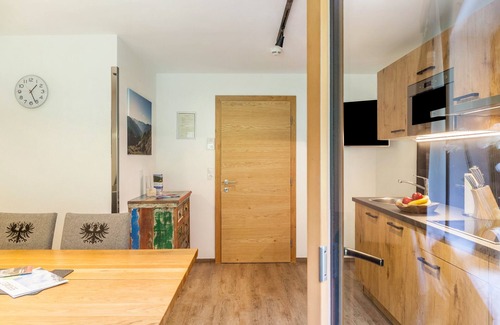 Madseit Apartment | Relax at Haus Marchegg: Mountain Views & Pet-Friendly Stay