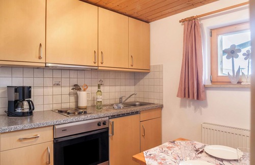 Hammersbach Apartment | Idyllic Apartment 'Haus Niklos - Wank' with Mountain Views