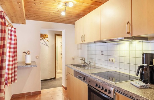 Hammersbach Apartment | Mountain View Apartment 'Haus Niklos - Waldeck' with Wi-Fi