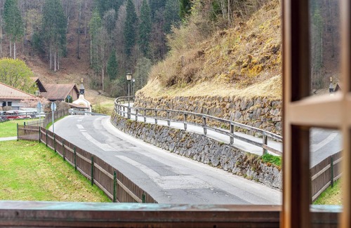 Hammersbach Apartment | Mountain View Apartment 'Haus Niklos - Waldeck' with Wi-Fi