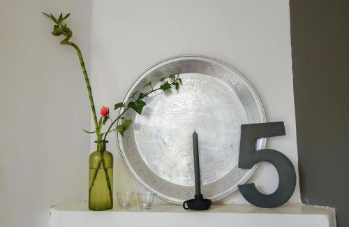 Hof van Delft Apartment | Welcoming Havenstraat Apartment: Rated 9.4/10, Family-Friendly