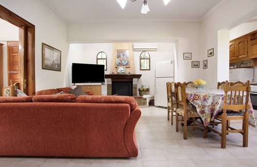 Agia Marina Apartment | Mountain View Apartment 'Heaven's Resort' with Free Wi-Fi