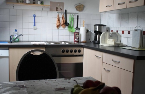 Emmerzhausen Apartment | Family-Friendly Apartment Hees with Kitchen Amenities