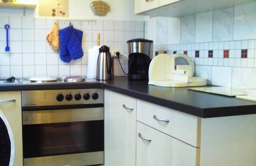 Emmerzhausen Apartment | Family-Friendly Apartment Hees with Kitchen Amenities