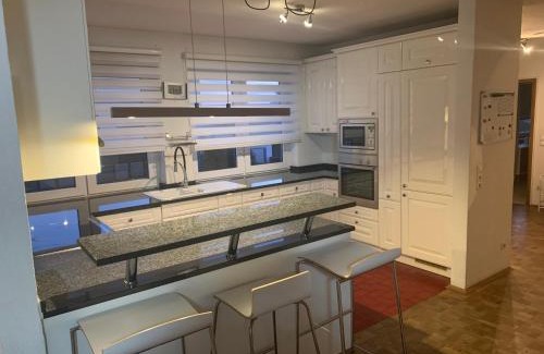 Heddesheim Apartment | Comfortable Apartment Heinrich: Pet Friendly & Family Ready