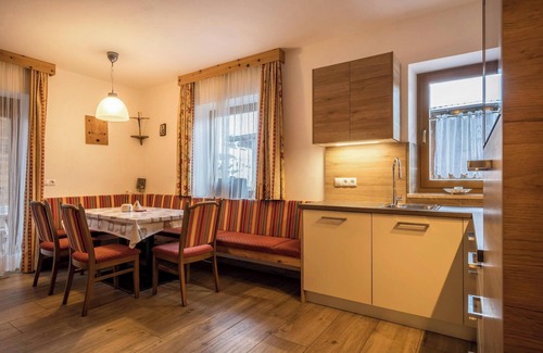 Racines Apartment | Scenic Heiserhof Apartment with Balcony, Wi-Fi & Spa Access