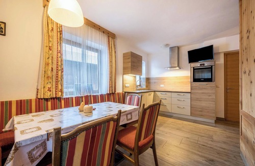 Racines Apartment | Scenic Heiserhof Apartment with Balcony, Wi-Fi & Spa Access
