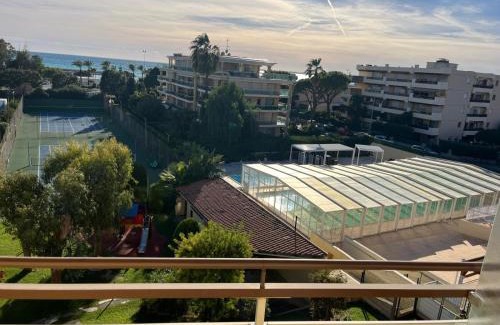 Saint-Laurent-du-Var Apartment | Oceanfront Apartment Heliotel Marine 4* with Pool Access