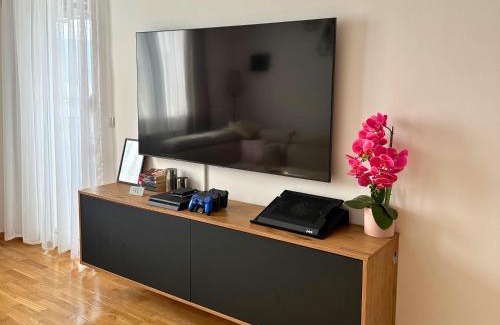 East Sarajevo Apartment | Guest Rated: Apartment Hera with Private Garage for Families