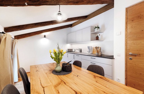 Chifa Apartment | Apartment 'Herzleierhof Friedrich Von Rodank' with Mountain View, Shared Garden and Wi-Fi