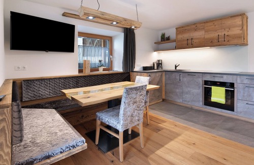 Lasa Apartment | Apartment 'Heuduft' with Mountain View, Shared Garden and Wi-Fi