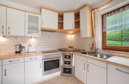 Moso in Passiria Apartment | Apartment 'Hienerhof' with Mountain View, Private Terrace and Wi-Fi