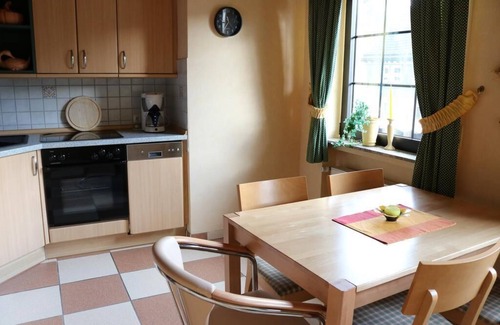 Oedingen Hotel | Spacious Apartment Hildegard with Ocean View & Breakfast
