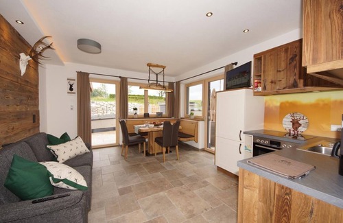Ellmau Apartment | Top Rated Apartment Hirsch with Spa & Kitchen Amenities