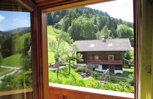 Weerberg Apartment | Family-Friendly Farm Retreat at Apartment Hirzerblick