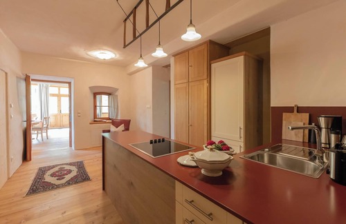 Tesimo Apartment | Inviting Apartment 'Hof Neuhaus Rosengarten' with Garden View