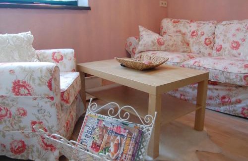 Morbisch am See Apartment | Guest Rated 9/10 Apartment Hofgasse - Family-Friendly Stay