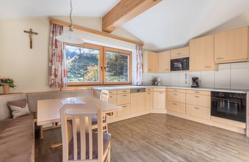 Wildschoenau Apartment | Cozy Apartment "Hörbiger" with Mountain Views & Balconies