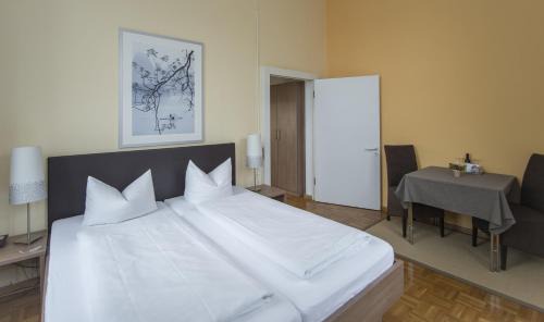 Petershausen-West Hotel | Discover Apartment Hotel Konstanz: Family-Friendly Retreat