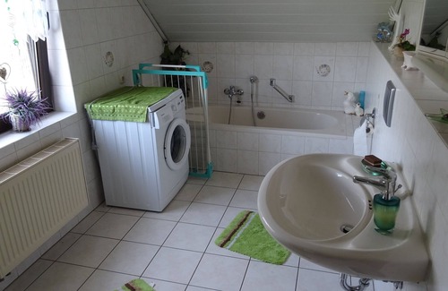 Bergenhausen Apartment | Top-Rated Apartment House Monika with Family-Friendly Amenities